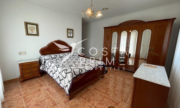 Resale - Townhouse / Semi - Formentera del Segura