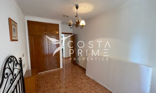 Resale - Townhouse / Semi - Formentera del Segura