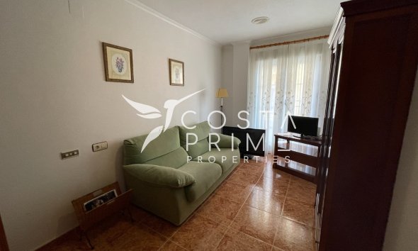 Resale - Townhouse / Semi - Formentera del Segura