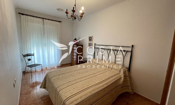 Resale - Townhouse / Semi - Formentera del Segura