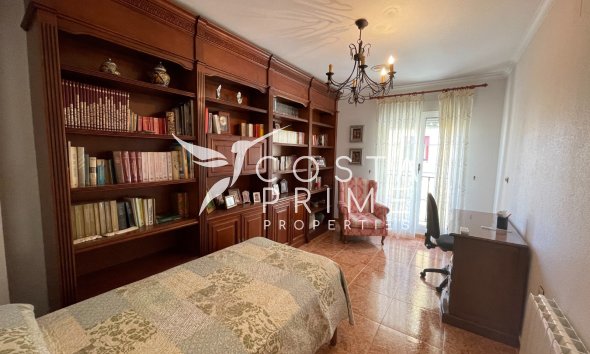 Resale - Townhouse / Semi - Formentera del Segura
