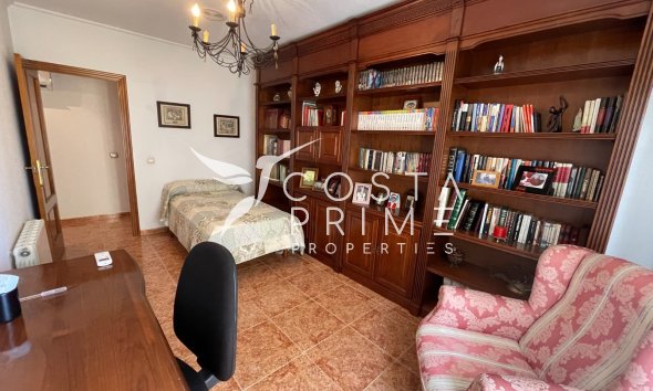 Resale - Townhouse / Semi - Formentera del Segura