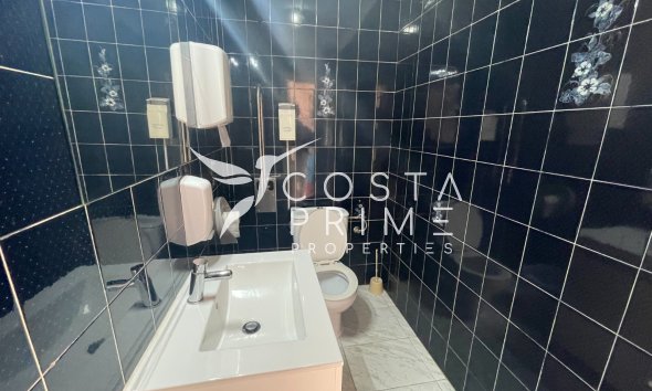 Resale - Commercial properties - Torrevieja