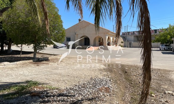 Resale - Villa  - Crevillente