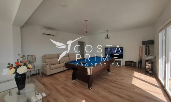 Odsprzedaż - Szalet - Calpe