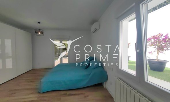 Odsprzedaż - Szalet - Calpe