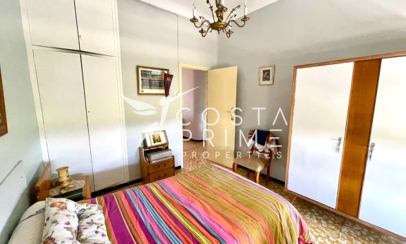 Újraértékesítés - Városháza / Semi - Almoradí