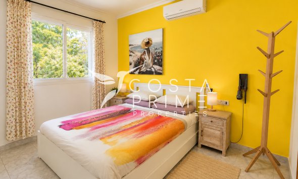 Resale - Villa  - Altea