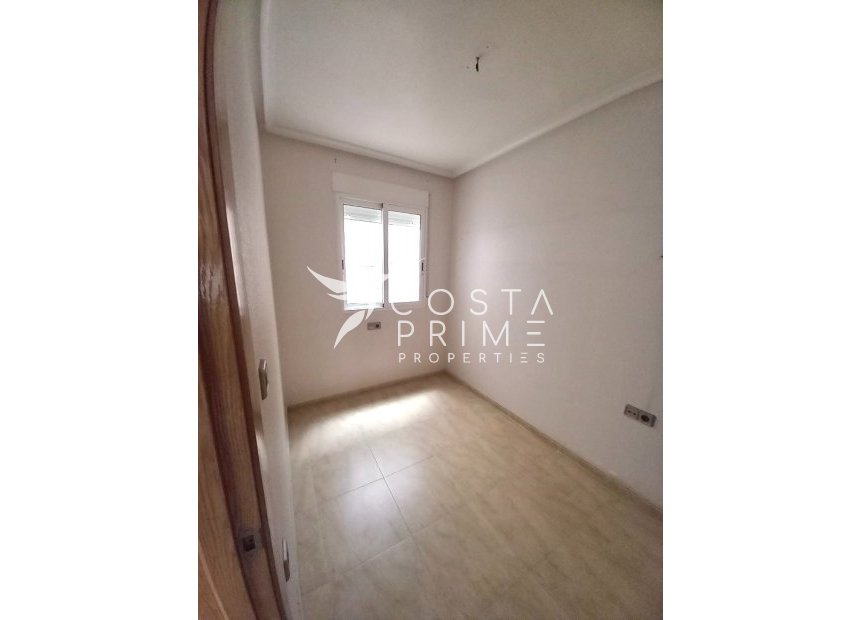 Resale - Apartment / Flat - Almoradí