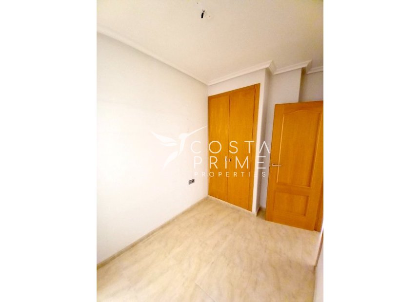 Resale - Apartment / Flat - Almoradí