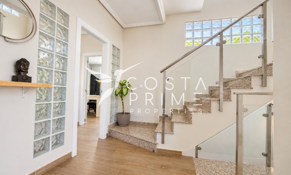 Resale - Villa  - La Nucía