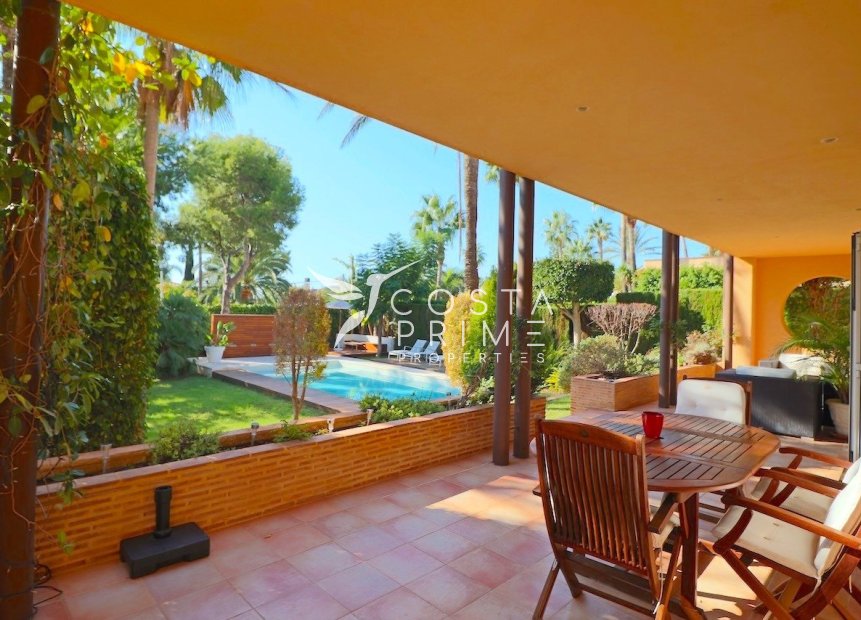 Resale - Villa  - Benidorm