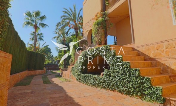 Resale - Villa  - Benidorm