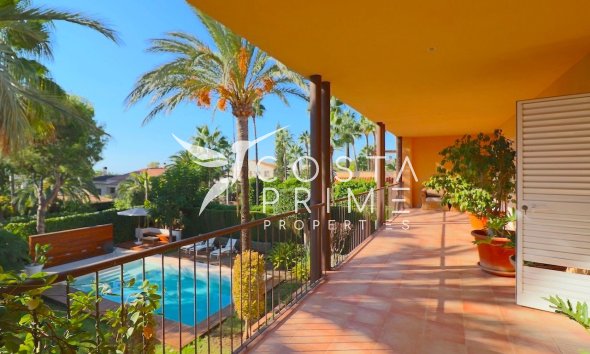 Resale - Villa  - Benidorm