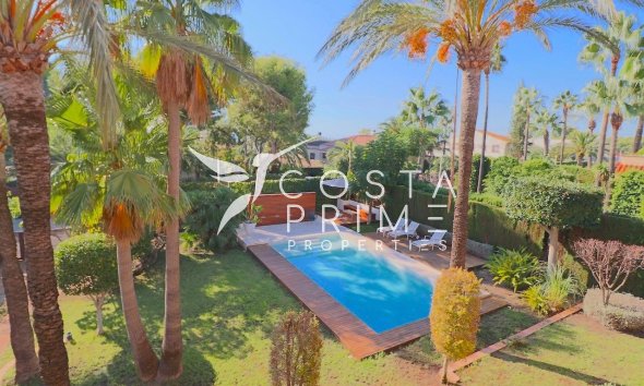 Resale - Villa  - Benidorm