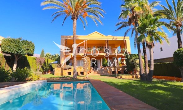 Resale - Villa  - Benidorm