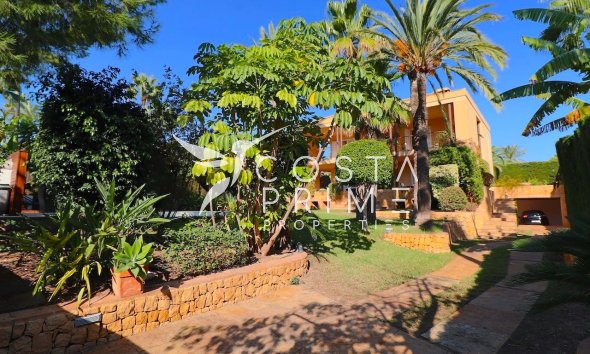 Resale - Villa  - Benidorm