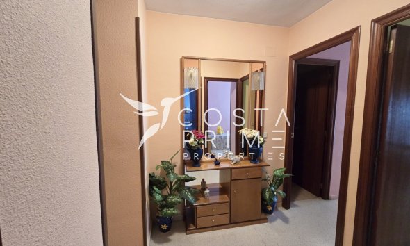 Resale - Apartment / Flat - Benidorm