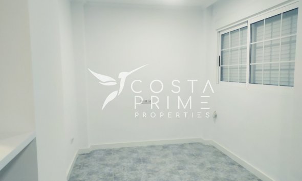 Resale - Apartment / Flat - Benidorm