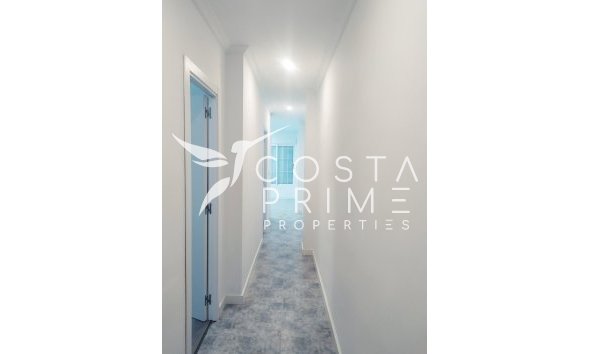 Resale - Apartment / Flat - Benidorm