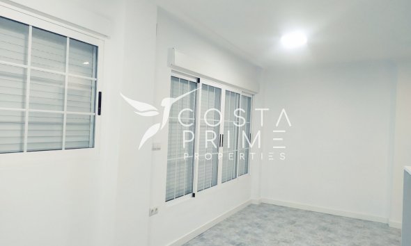 Resale - Apartment / Flat - Benidorm