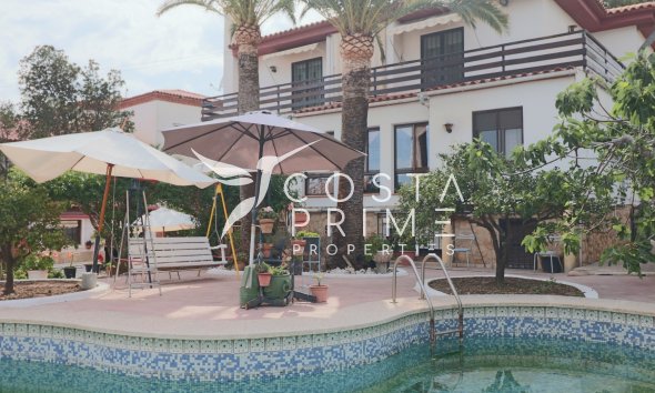 Resale - Villa  - La Nucía