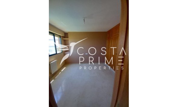 Resale - Apartment / Flat - Benidorm