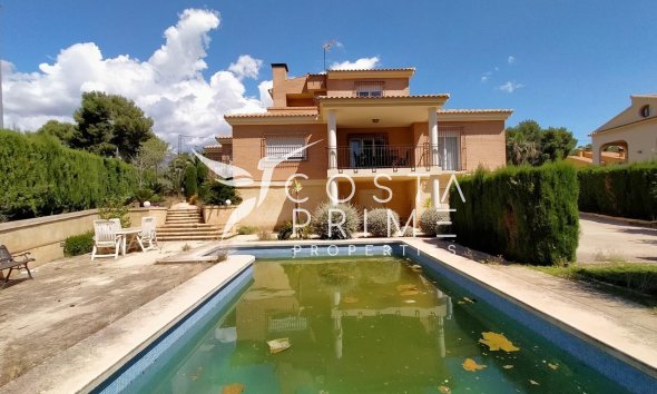 Resale - Villa  - Benidorm