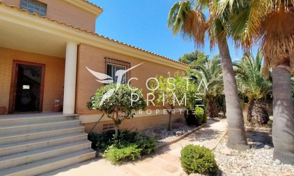 Resale - Villa  - Benidorm