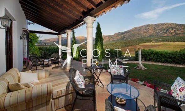 Resale - Villa  - Villanueva del Rosario