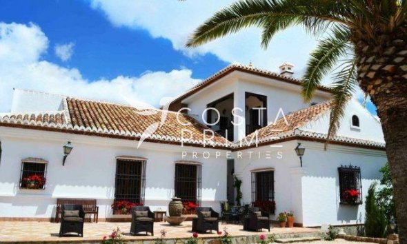 Resale - Villa  - Villanueva del Rosario