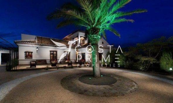 Resale - Villa  - Villanueva del Rosario