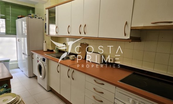 Resale - Apartment / Flat - Benidorm