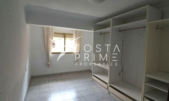 Resale - Apartment / Flat - Benidorm