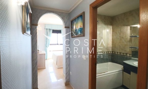 Resale - Apartment / Flat - Benidorm