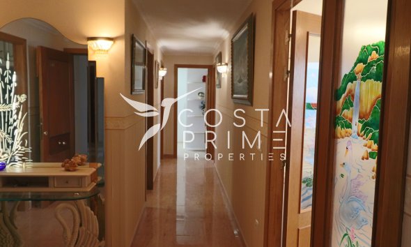 Resale - Apartment / Flat - Benidorm