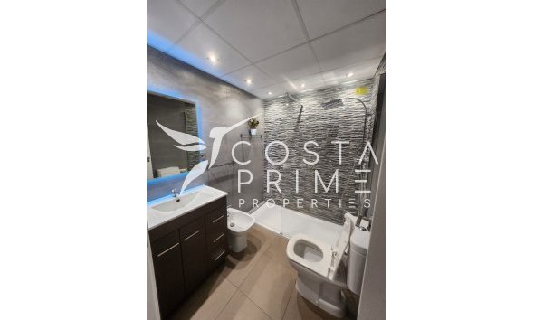 Alquiler a largo plazo - Apartamento / Piso - Benidorm