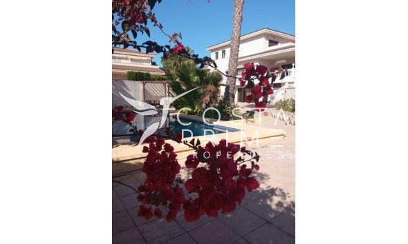 Resale - Villa  - Benidorm