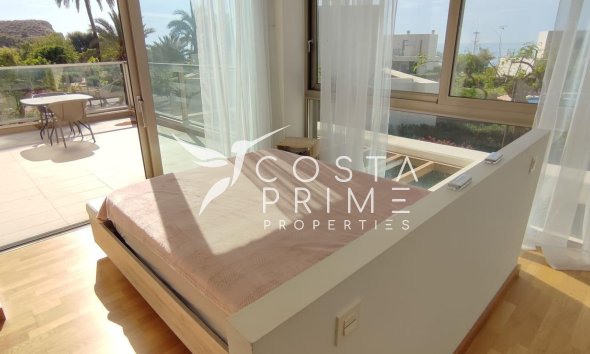 Resale - Villa  - Villajoyosa