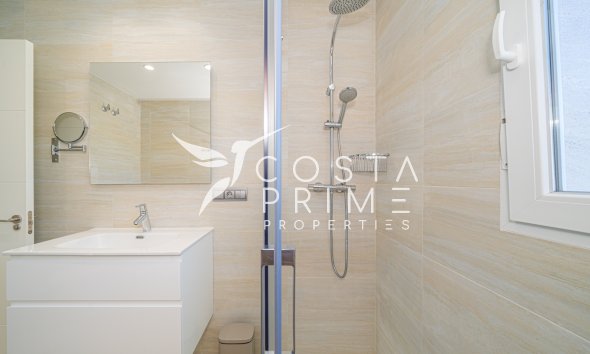 Odsprzedaż - Szalet - Albir