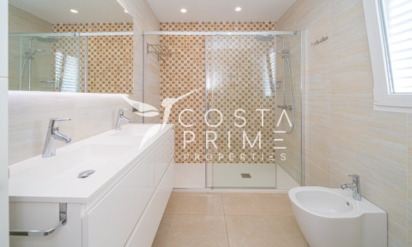 Odsprzedaż - Szalet - Albir