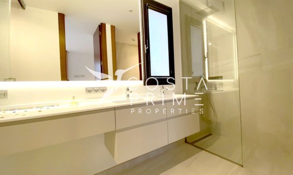 Resale - Villa  - Finestrat