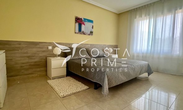 Resale - Villa  - Benidorm