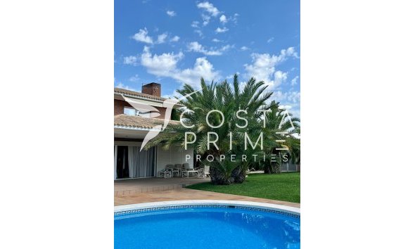 Resale - Villa  - Benidorm