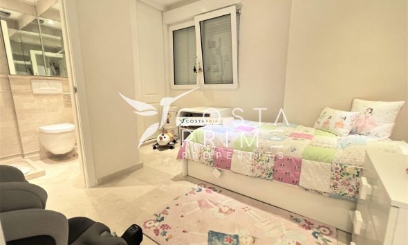 Resale - Apartment / Flat - Altea