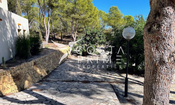 Resale - Villa  - Altea