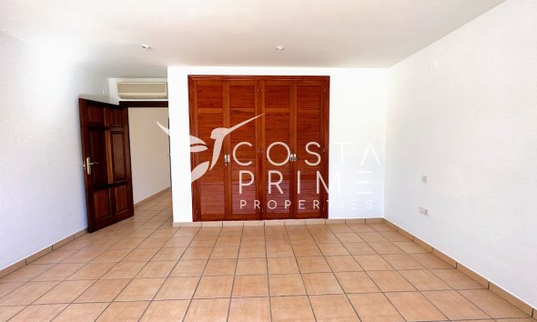 Resale - Villa  - Altea