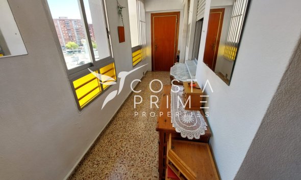 Resale - Apartment / Flat - Benidorm