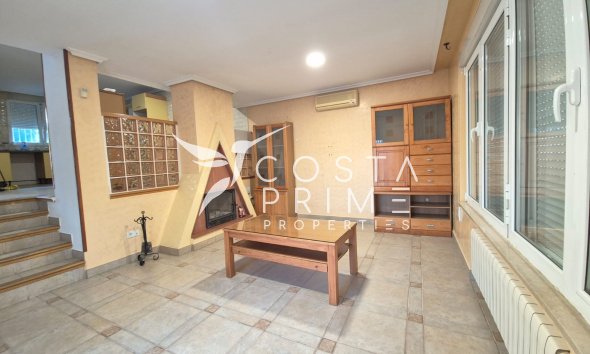 Resale - Villa  - Benidorm