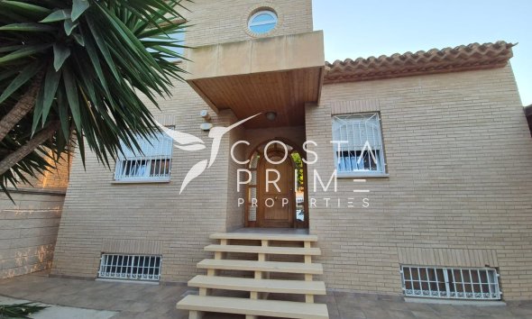 Resale - Villa  - Benidorm